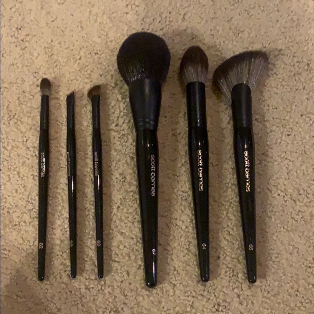 Scott Barnes Makeup Brushes